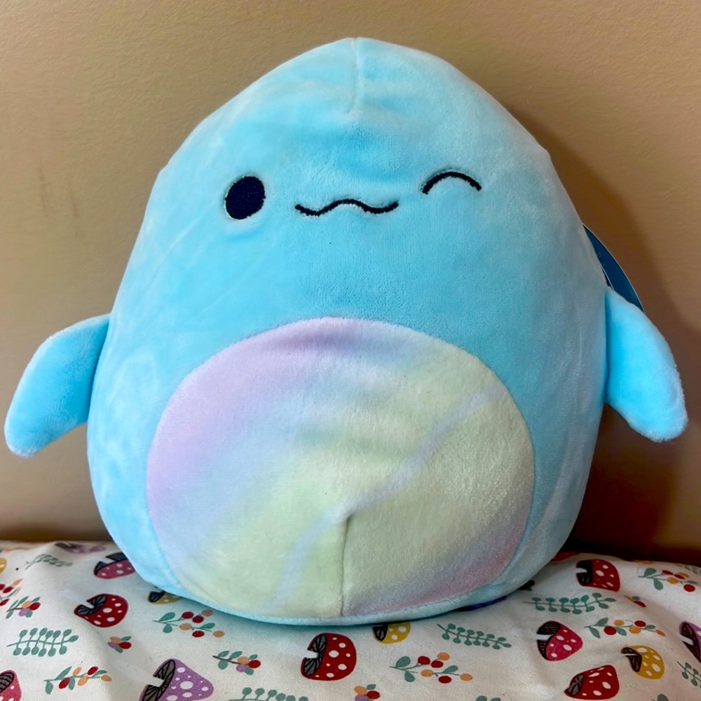 Basmina Beluga Squishmallow 7” NWT